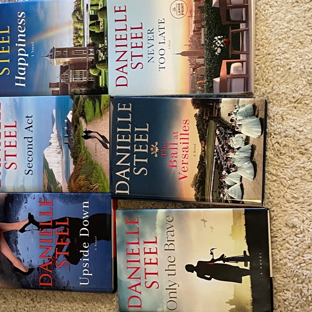 Danielle Steel Book Collection - Picture 5 of 5
